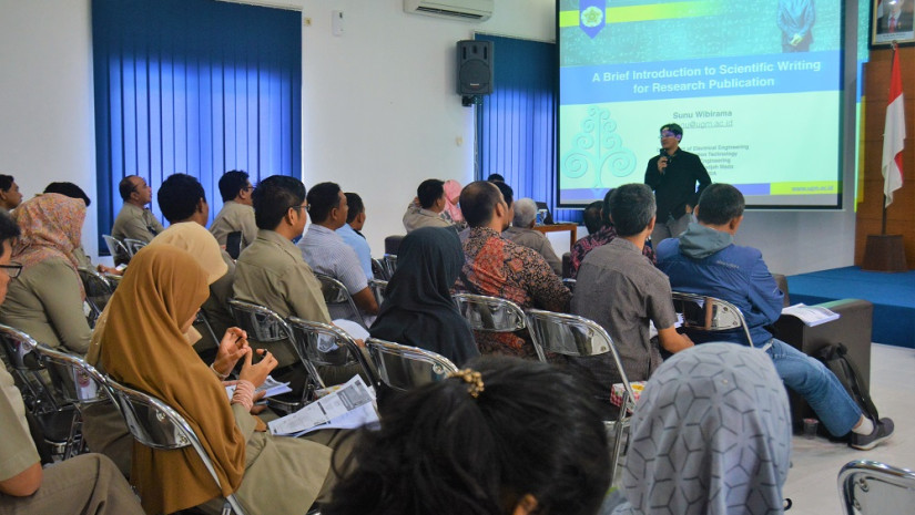 PELATIHAN PUBLIKASI KARYA TULIS ILMIAH  “KIAT MENEMBUS PUBLIKASI ILMIAH BEREPUTASI”