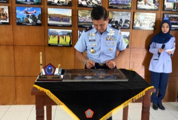 REKTOR RESMIKAN NAMA AULA HUSEIN SASTRANEGARA: MEMPERINGATI SEJARAH DAN PENGABDIAN PAHLAWAN NASIONAL