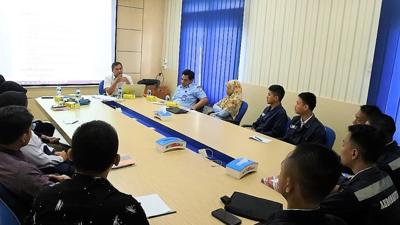 STTA SELEKSI LULUSANNYA UNTUK BEKERJA DI GMF AEROASIA