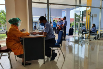 STTA GELAR RAPID TEST UNTUK DOSEN DAN KARYAWANNYA DI RSPAU DR.S. HARDJOLUKITO