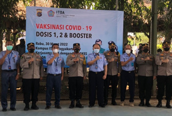 WAKAPOLDA DIY PANTAU VAKSINASI DI ITD ADISUTJIPTO YOGYAKARTA