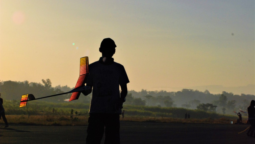 AEROMODELLING STTA SELENGGARAKAN  AERO COMPETITION LIGA NASIONAL FREE FLIGHT SERI III 2019