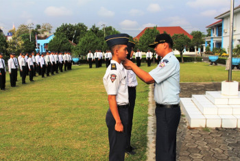 UPACARA PELANTIKAN KENAIKAN TINGKAT MAHASISWA D3 AERONAUTIKA