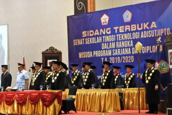 WISUDA PROGRAM SARJANA DAN DIPLOMA STTA 2019 DIHADIRI OLEH ASISTEN PERSONIL KEPALA STAF ANGKATAN UDARA (ASPERS KASAU)