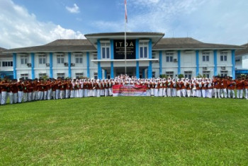 KUNJUNGAN INSPIRATIF MAN 2 BANYUWANGI KE INSTITUT TEKNOLOGI DIRGANTARA ADISUTJIPTO: MENJELAJAHI MASA DEPAN PENERBANGAN