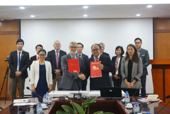 MoU antara University of Science and Technology of Hanoi dan Sekolah Tinggi Teknologi Adisutjipto