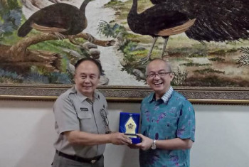 KETUA SEKOLAH TINGGI ADISUTJIPTO (STTA) AUDIENSI KE UNIVERSITAS KRISTEN DUTA WACANA (UKDW)