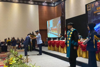 MOMEN PENUH KEBANGGAAN, WAKIL KEPALA STAF ANGKATAN UDARA HADIRI WISUDA ITD ADISUTJIPTO TA. 2023/2024