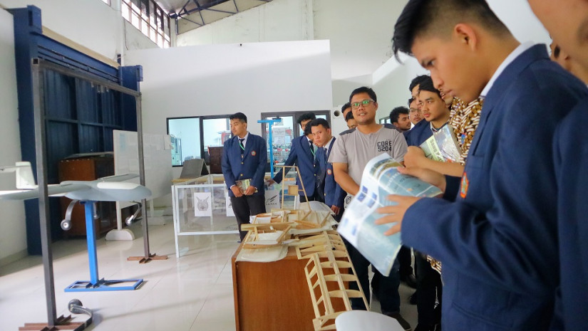 DEPARTEMEN TEKNIK DIRGANTARA STUDY EXCURSIE KE JAKARTA-BANDUNG