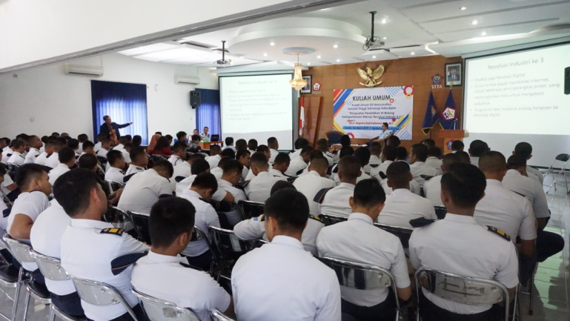 KULIAH UMUM D III AERONAUTIKA