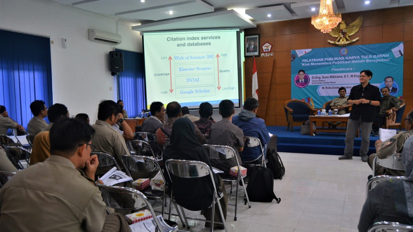 PELATIHAN PUBLIKASI KARYA TULIS ILMIAH  “KIAT MENEMBUS PUBLIKASI ILMIAH BEREPUTASI”