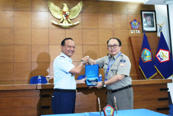 PENANDATANGANAN PENJANJIAN KERJASAMA STTA DENGAN LANUD ADISUTJIPTO