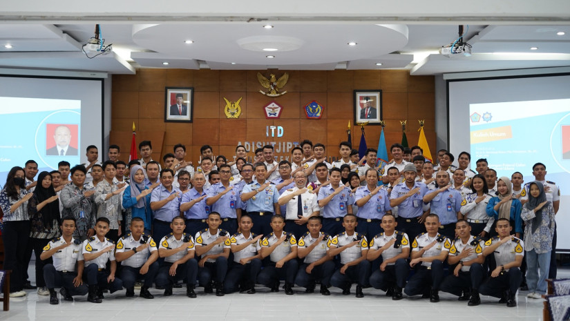 KULIAH UMUM ”PERKEMBANGAN KOMPETENSI CALON TEKNISI PESAWAT UDARA” PRODI AERONAUTIKA