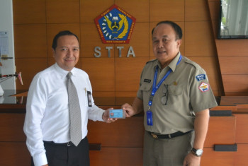 BNI TERBITKAN KARTU ALUMNI UNTUK STTA