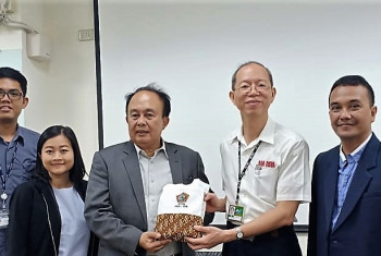 STTA KUNJUNGI AIR ASIA COMPANY LIMITED DI TAIWAN