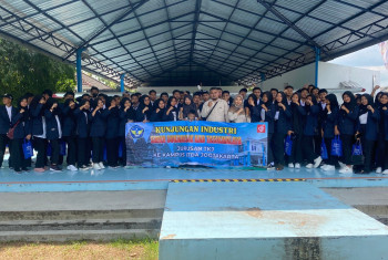 SMK N SUKARESIK TASIKMALAYA KUNJUNGI ITD ADISUTJIPTO