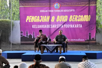 BUKA PUASA BERSAMA KELUARGA BESAR STTA