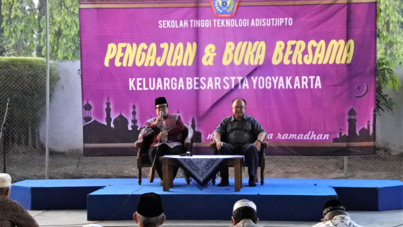 BUKA PUASA BERSAMA KELUARGA BESAR STTA