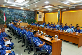 REKTOR ITDA KUNJUNGI LANUD ABDUL RACHMAN SALEH DAN DEPOHAR 30 MALANG UNTUK SOSIALISASIKAN PROGRAM RPL TNI AU