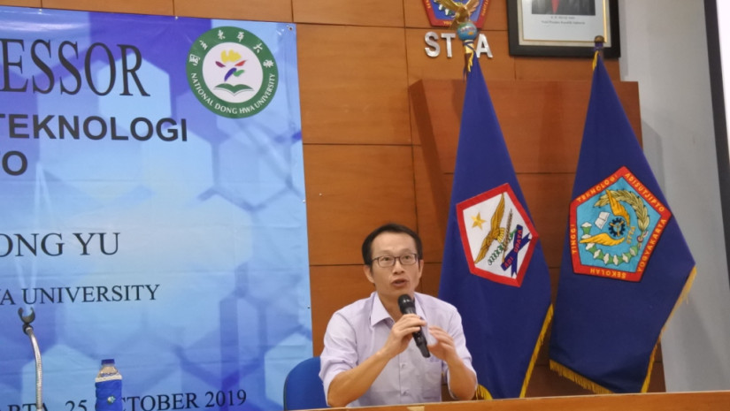 STTA HADIRKAN PROF. ING SONG YU DARI NATIONAL DONG HWA UNIVERSITY TAIWAN DALAM SESI KULIAH TAMU