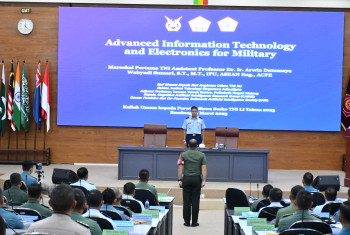 REKTOR ITD ADISUTJIPTO JADI PENGAJAR  BAGI PERWIRA SISWA DIKREG LI SESKO TNI TA 2023