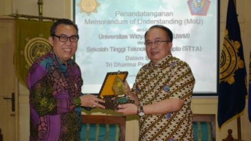 STTA TANDATANGANI MoU DENGAN UNIVERSITAS WIDYA MATARAM