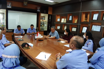 KUNJUNGAN REKTOR ITD ADISUTJIPTO KE PT. YPTI